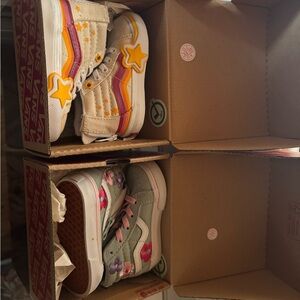 Vans Kids Star & Flower High-Top Sneakers in Cream, Yellow, Pink, Green